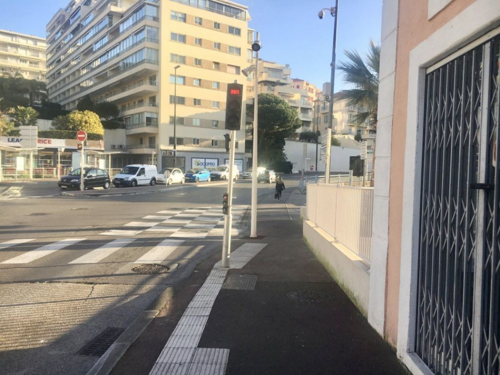 Century 21 CCE, LOCATION Bureaux / Locaux, réf : 1934 / 725673