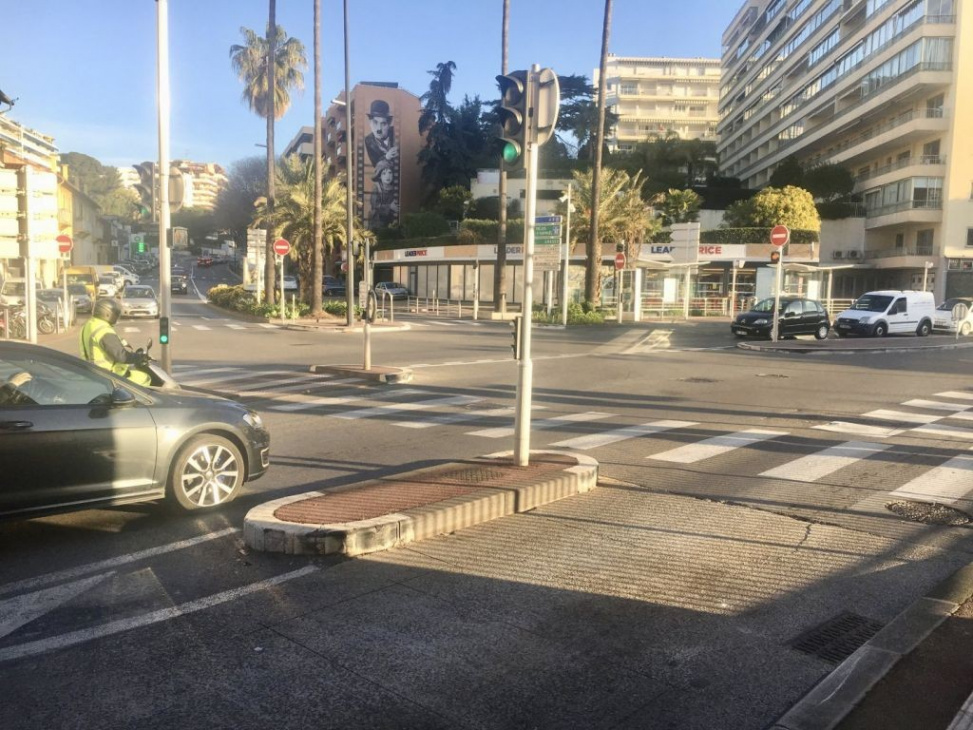 Century 21 CCE, LOCATION Bureaux / Locaux, réf : 1934 / 725673